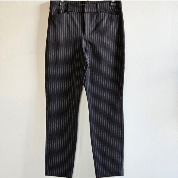 📌146 OLD NAVY HIGH RISE PIN STRIPED  PIXIE PANT WOMEN'S SIZE 8 - Picture 3 of 3